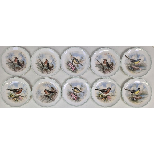 672 - A collection of 20 Royal Albert collector's display plates, from The Woodland Birds Collection.