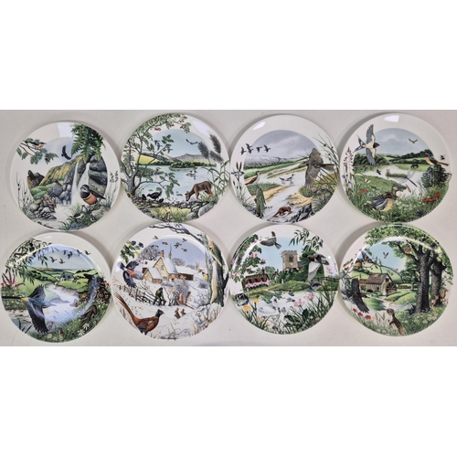 673 - A collection of 16 Wedgwood wildlife-themed collector's display plates.