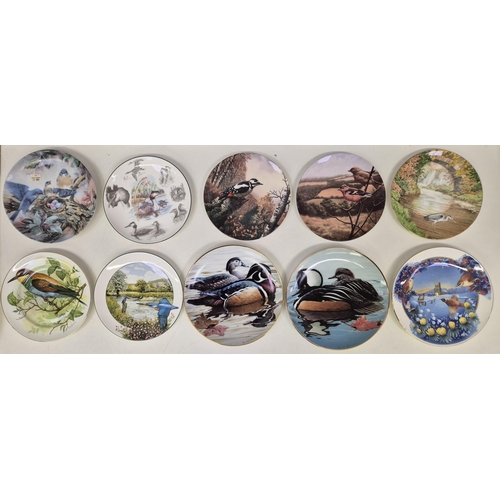 697 - A collection of 28 wildlife/countryside-themed collector's display plates. Makers include Poole, W J... 