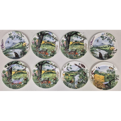 704 - A collection of 16 Wedgwood wildlife-themed collector's display plates.