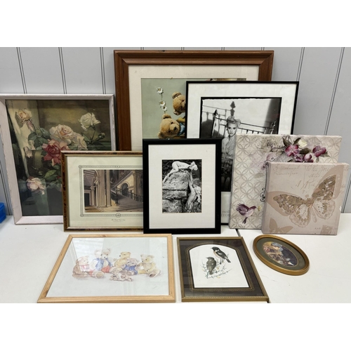 465 - Collection of ten pieces of mixed artwork. To include mostly contemporary framed prints & canvasses.... 