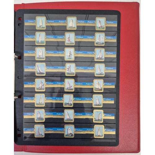 1578 - A huge collection of international cigar bands, housed in 4 albums. Approximately 2200 in total. Man... 