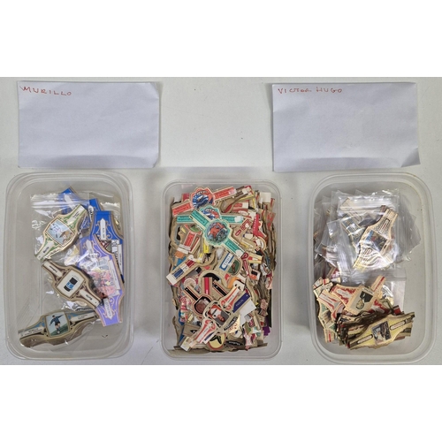 1580 - A large collection of loose/part-set cigar bands. Approx. 9000 in total, including part sets The Bea... 