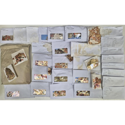 1585 - Three boxes full of loose/part-set cigar bands.