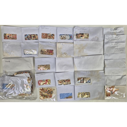 1585 - Three boxes full of loose/part-set cigar bands.