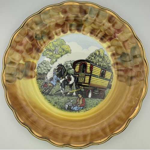 3 - Mixed lot of 4 vintage, decorative ceramic pieces. Makers include Royal Worcester, Prinknash Pottery... 