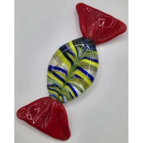 9 - Collection of 15 vintage glass art sweets.