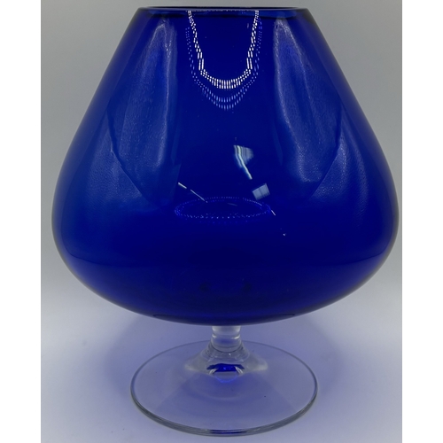 29 - Collection of 11 pieces of mid-century blue art glass. To include Mdina & other animals & brandy gla... 