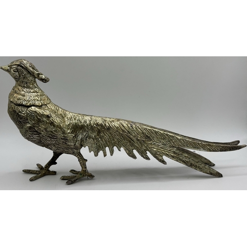 42 - Pair of vintage cast metal pheasants. Dimensions(cm) H13, L29, W5.