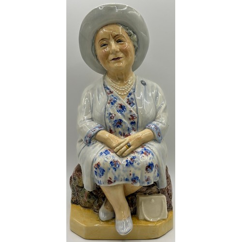 60 - Queen Mother toby, produced by Peggy Davies Ceramics for Kevin Francis. Complete with limited editio... 