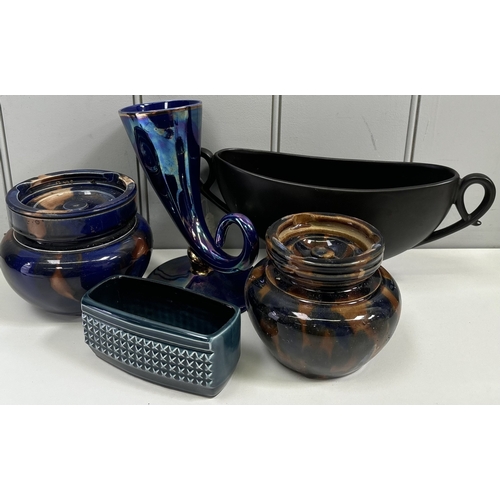 121 - Collection of 5 vintage ceramics. To include Sylvac twin-handled planter, Sylvac planter dish, 2 ash... 