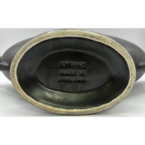 121 - Collection of 5 vintage ceramics. To include Sylvac twin-handled planter, Sylvac planter dish, 2 ash... 