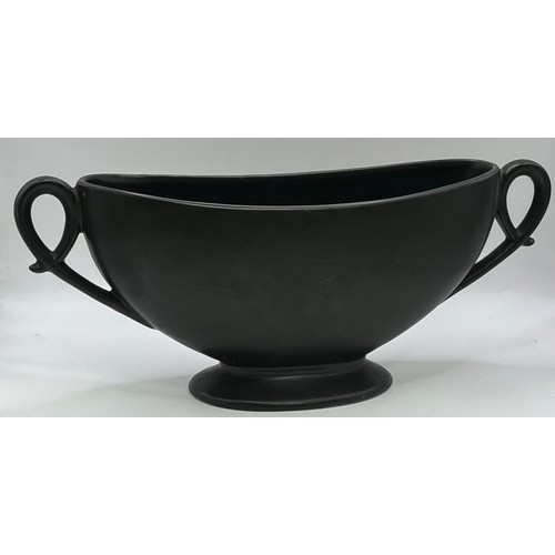 121 - Collection of 5 vintage ceramics. To include Sylvac twin-handled planter, Sylvac planter dish, 2 ash... 