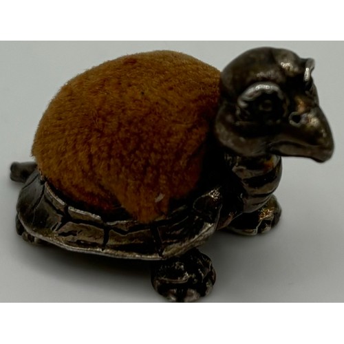 123 - Collection of vintage sterling silver items. To include boxed set of name card holders, 4 pill boxes... 