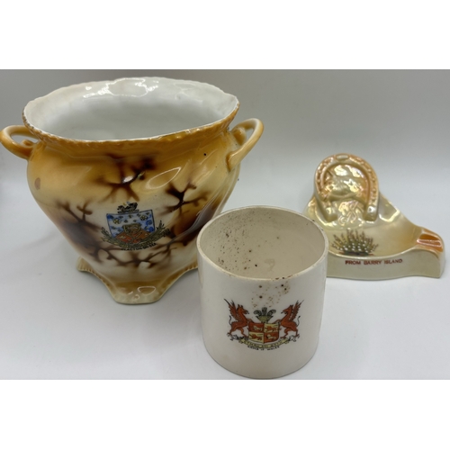 125 - Collection of mostly vintage souvenir ceramics.