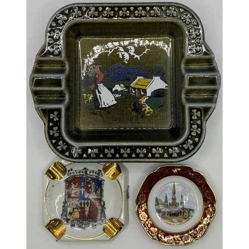 125 - Collection of mostly vintage souvenir ceramics.