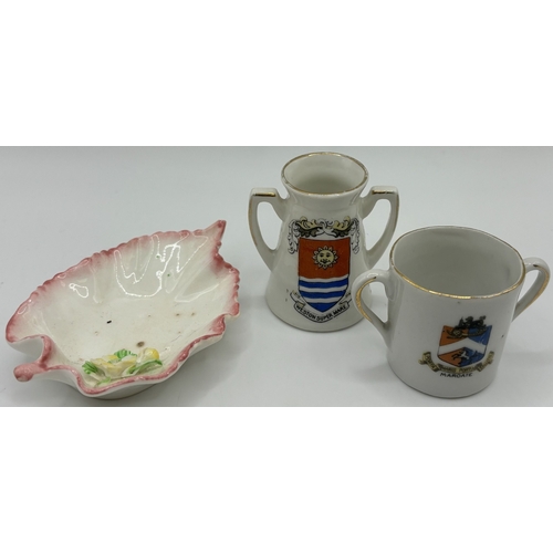 125 - Collection of mostly vintage souvenir ceramics.