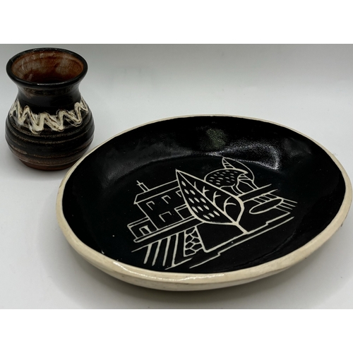 126 - Collection of 6 pieces of studio pottery. To include 5 vases & trinket dish.