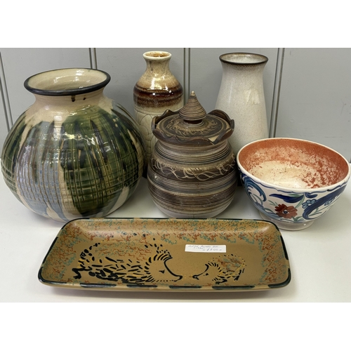 127 - Collection of 6 pieces of vintage pottery. To include Denby, Honiton, etc. Tallest 20cm.