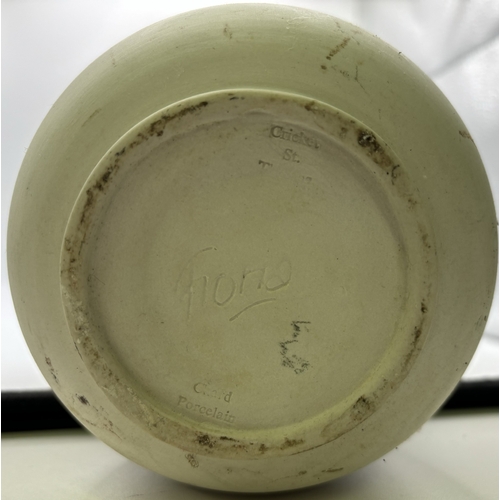 127 - Collection of 6 pieces of vintage pottery. To include Denby, Honiton, etc. Tallest 20cm.