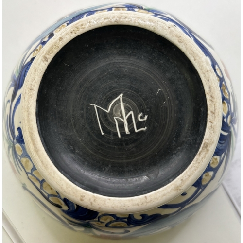 127 - Collection of 6 pieces of vintage pottery. To include Denby, Honiton, etc. Tallest 20cm.