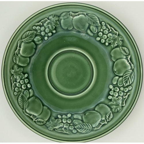 135 - Mixed lot of mostly vintage commemorative ceramic pieces. To include Wedgwood, Royal Doulton, Lysand... 