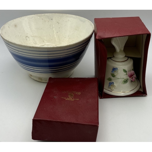 135 - Mixed lot of mostly vintage commemorative ceramic pieces. To include Wedgwood, Royal Doulton, Lysand... 