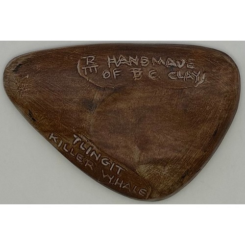 142 - Collection of 12 vintage wall decor. To include display plates, unusual crab plate & shells.