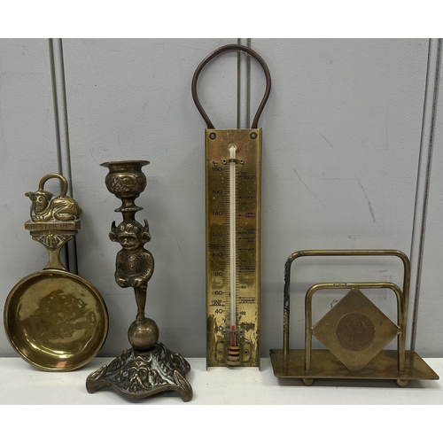 146 - Large collection of decorative brassware. To include horse brasses, compass, teapot, candle snuffer,... 