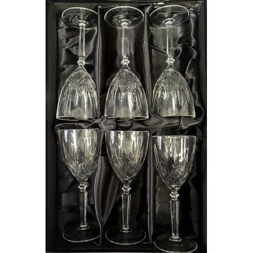 149 - Boxed set of 6 Royal Doulton 'Dorchester', lead crystal, large wine glasses. Glass height 20cm.