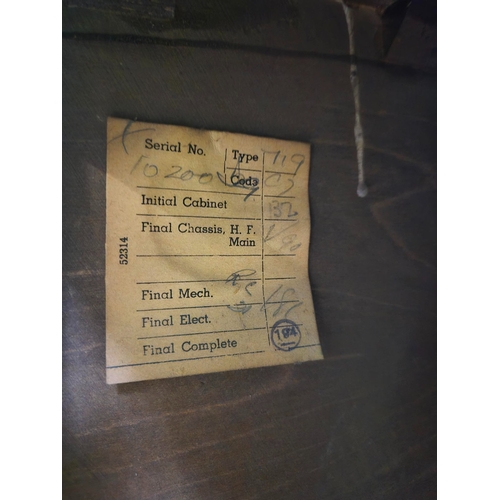 158 - Vintage SoBell valve radiogram. Cabinet dimensions(cm) H97, W49, D37.