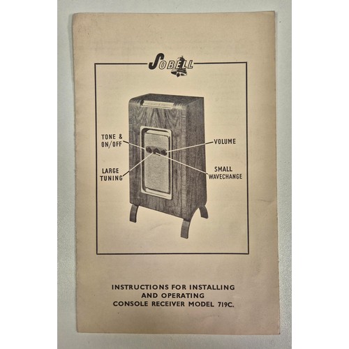 158 - Vintage SoBell valve radiogram. Cabinet dimensions(cm) H97, W49, D37.