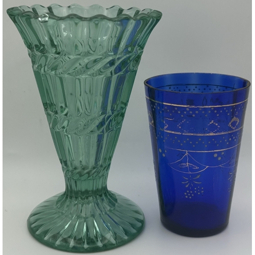 247 - Collection of 12 mixed vintage & contemporary glassware. To include vases, jugs, etc. Tallest 21cm.