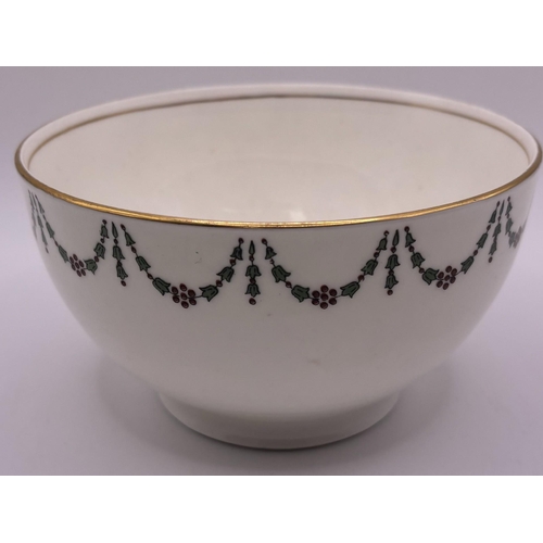 2412 - Mixed lot of 22 pieces vintage ceramic tableware. To include Wedgwood, Aynsley, Woos & Sons & BWM & ... 