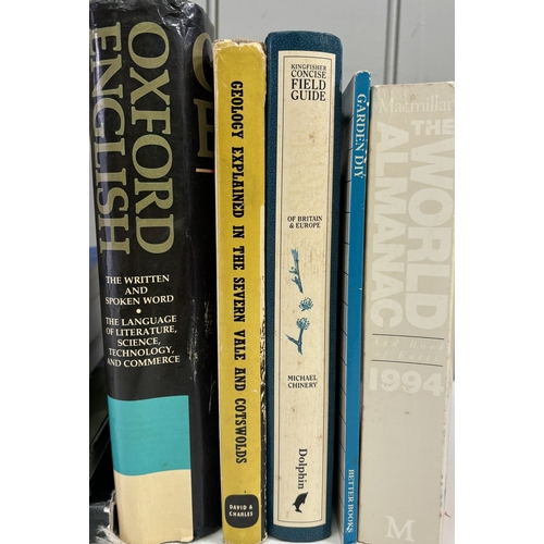 280 - Collection of 18 reference books.