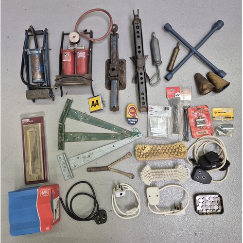 287 - Large collection of vintage car spares & maintenance items/tools.