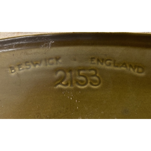 99 - 2 pieces of vintage Beswick tableware. To include bowl, no.2153 & pitcher, no.148. Tallest 23cm.