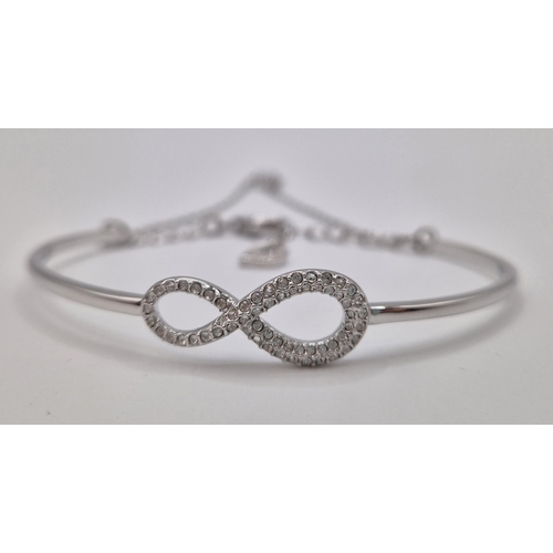 1707 - Boxed Swarovski crystal bracelet, boxed Swarovski Apple watch case & boxed Gaventa heart shaped broo... 