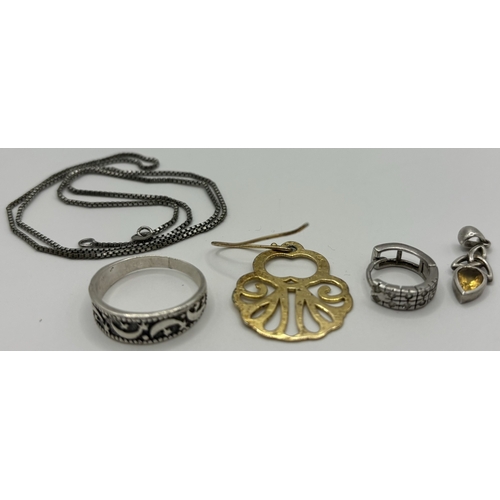 1725 - Collection of 5 pieces of 925 silver jewellery. To include chain, ring, pendant set & 2 earrings.