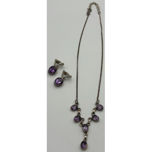 1765 - Selection of silver & white metal jewellery. Silver includes wooden beaded necklace, 16
