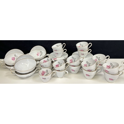 581 - Large dinner service by KPM Germany.