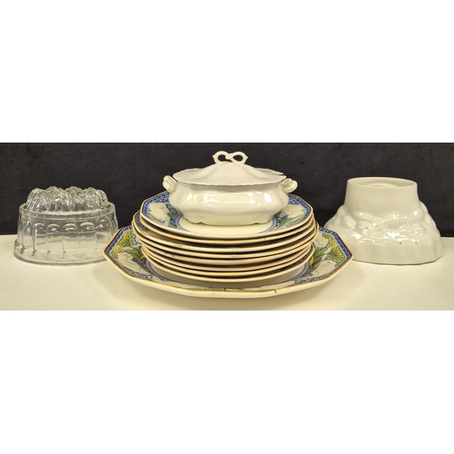 2363 - Collection of vintage tableware. To include glass & ceramic jelly moulds, together with 9 Royal Doul... 