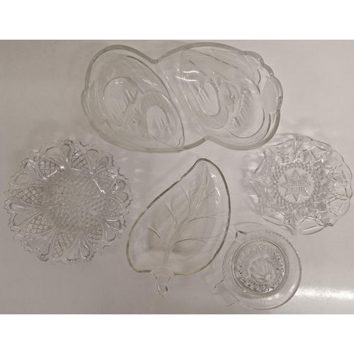 2104 - A collection of 11 pieces of vintage cut glass & crystal tableware. To include fruit bowls, serving ... 