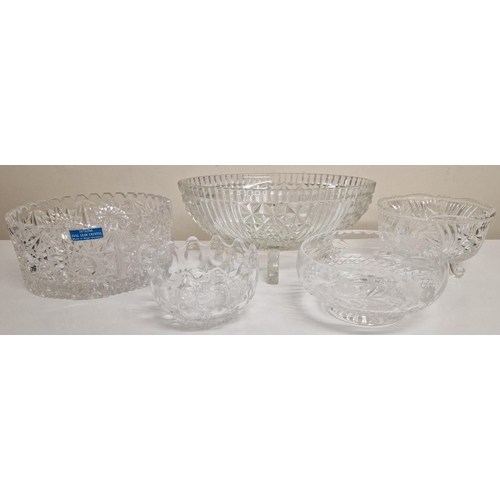 2104 - A collection of 11 pieces of vintage cut glass & crystal tableware. To include fruit bowls, serving ... 