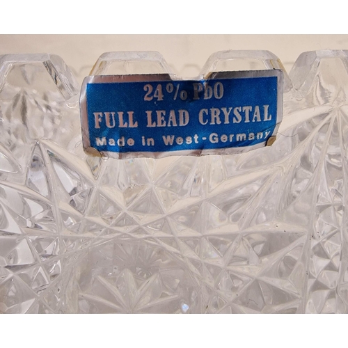 2104 - A collection of 11 pieces of vintage cut glass & crystal tableware. To include fruit bowls, serving ... 