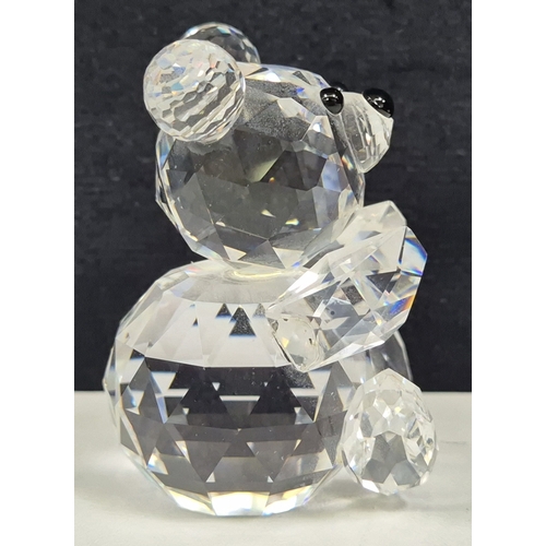 7106 - Swarovski model no: 012262 - mini Bear

Swarovski crystal bear is made from clear, faceted crystal, ... 