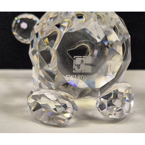7106 - Swarovski model no: 012262 - mini Bear

Swarovski crystal bear is made from clear, faceted crystal, ... 