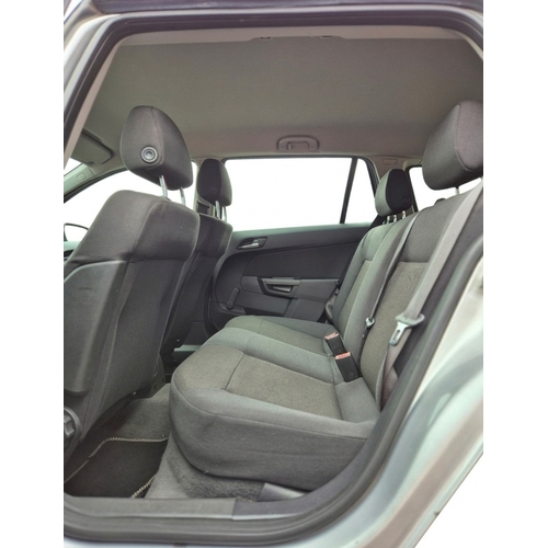 1 - Make: Vauxhall
Model: Astra Life CDTi Estate
Registration: VE09 TUO
Colour: Silver
Manufactured: 200... 