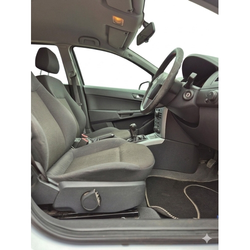 1 - Make: Vauxhall
Model: Astra Life CDTi Estate
Registration: VE09 TUO
Colour: Silver
Manufactured: 200... 