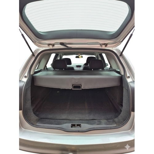 1 - Make: Vauxhall
Model: Astra Life CDTi Estate
Registration: VE09 TUO
Colour: Silver
Manufactured: 200... 